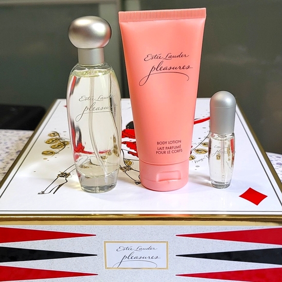 New Estee Lauder Pleasures Gift Set - Picture 4 of 6